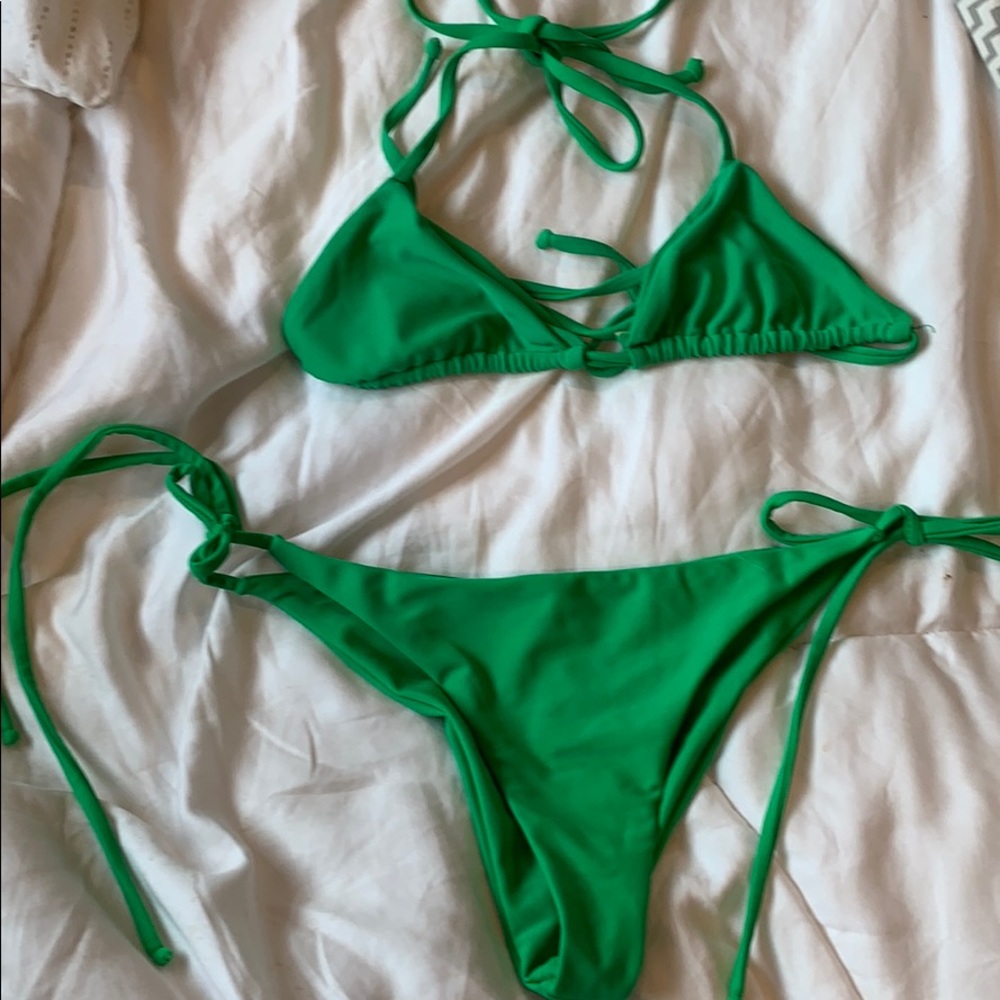 🌞Two Piece Green String Bikini Set 🍏🏝🌊